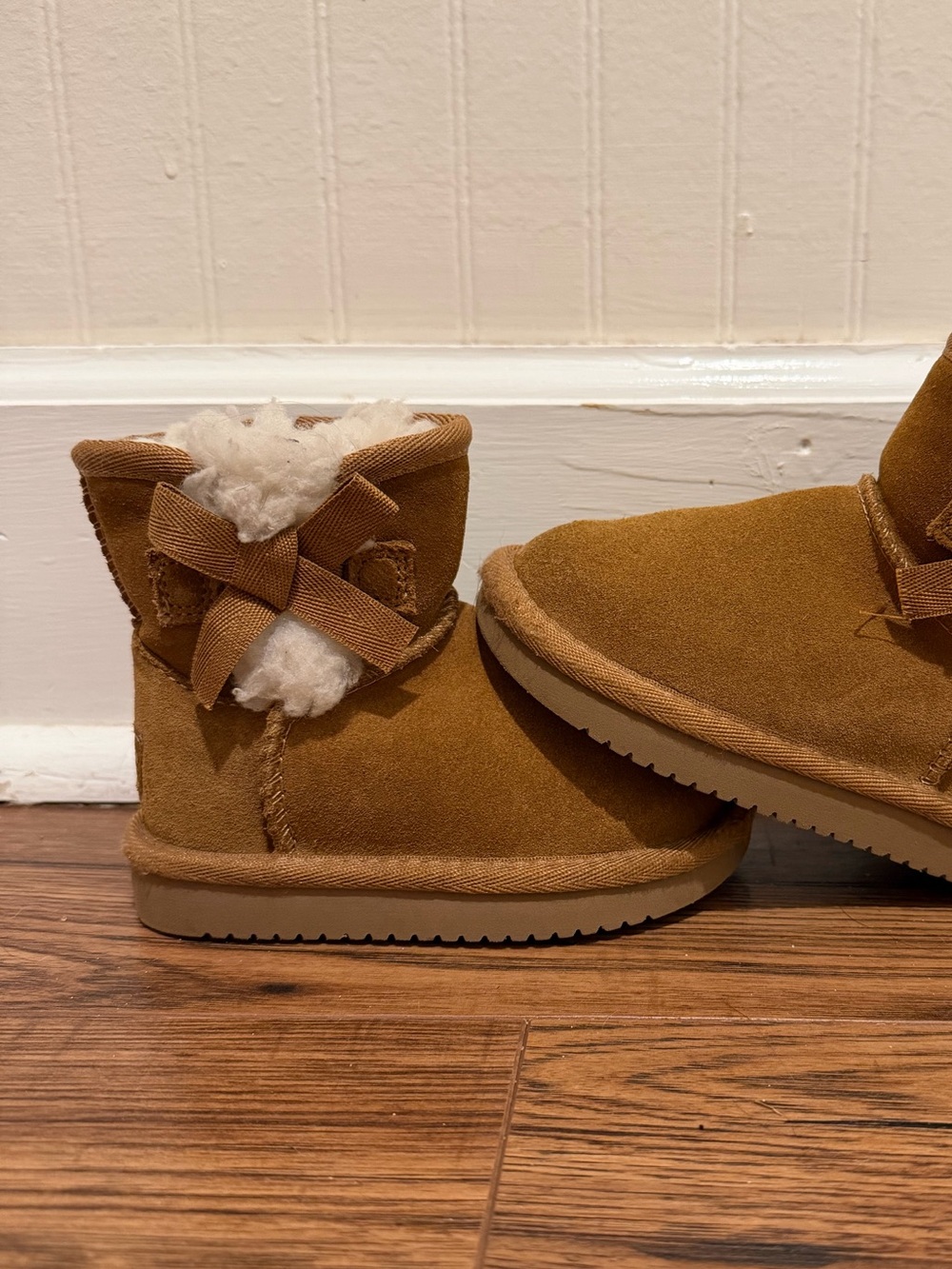 Koolaburra Kids Chestnut Brown Suede Shearling Bow Boots